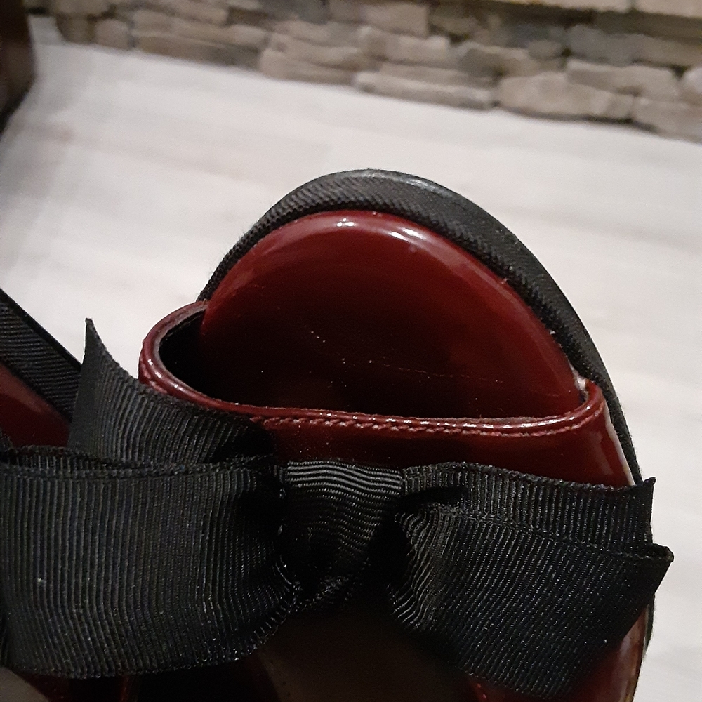 Shoes - Picture 4 of 10